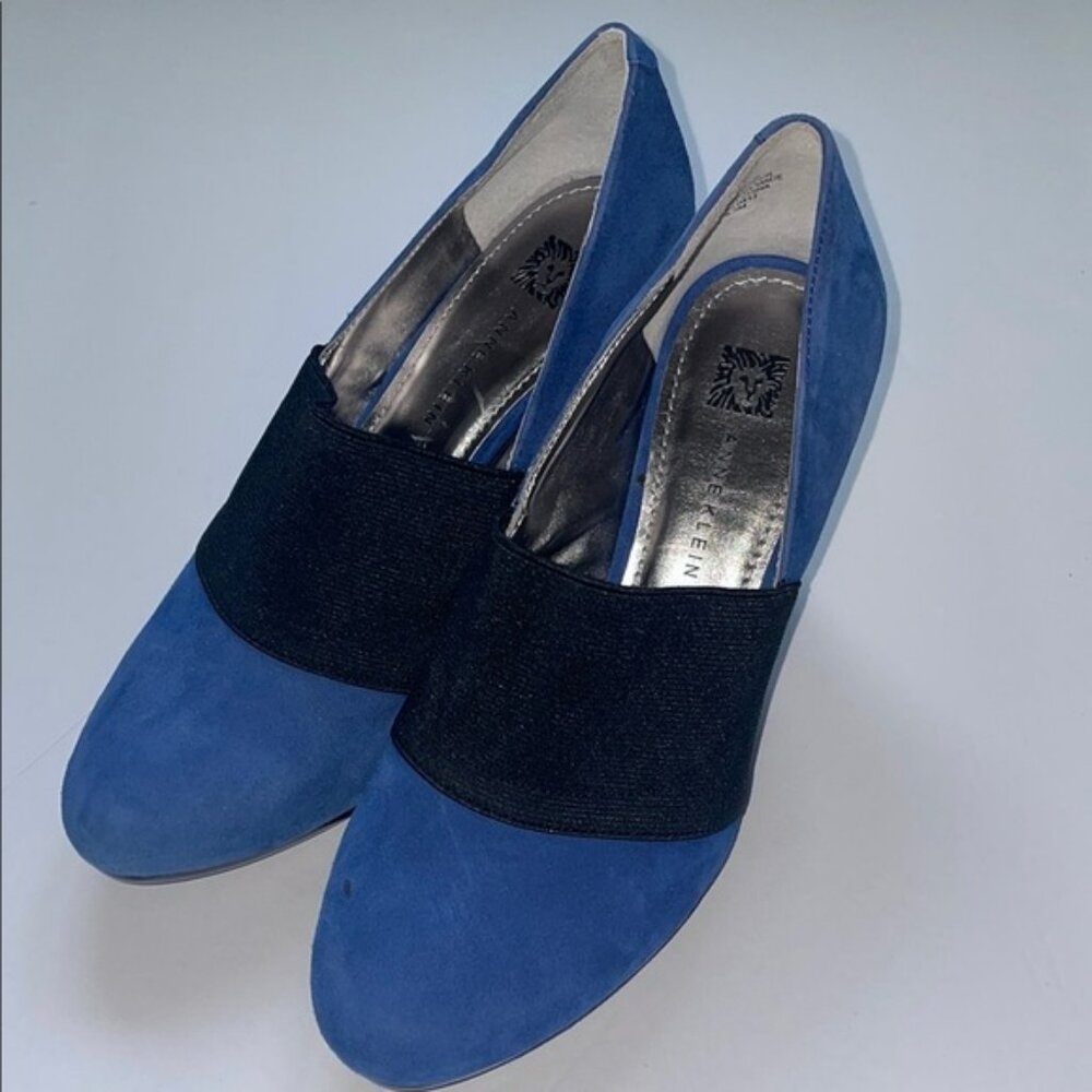 Anne Klein Blue and Black Heels with Elegant Design 3.25” Cylinder Heel 6.5M
